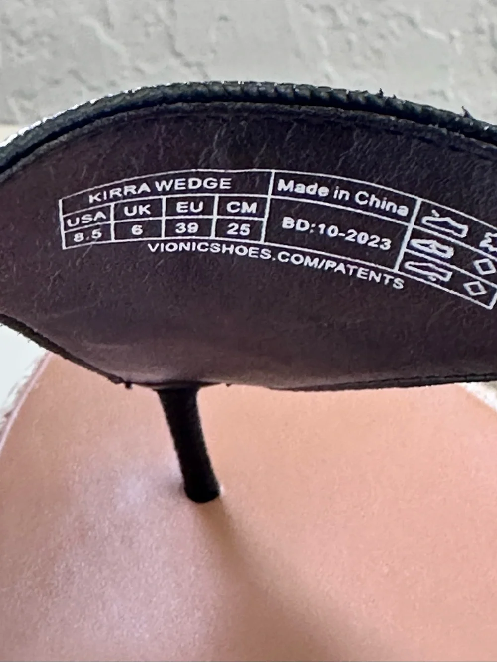 Vionic Solano Kirra Wedge Thong Sandals Sz 8.5 NWOT